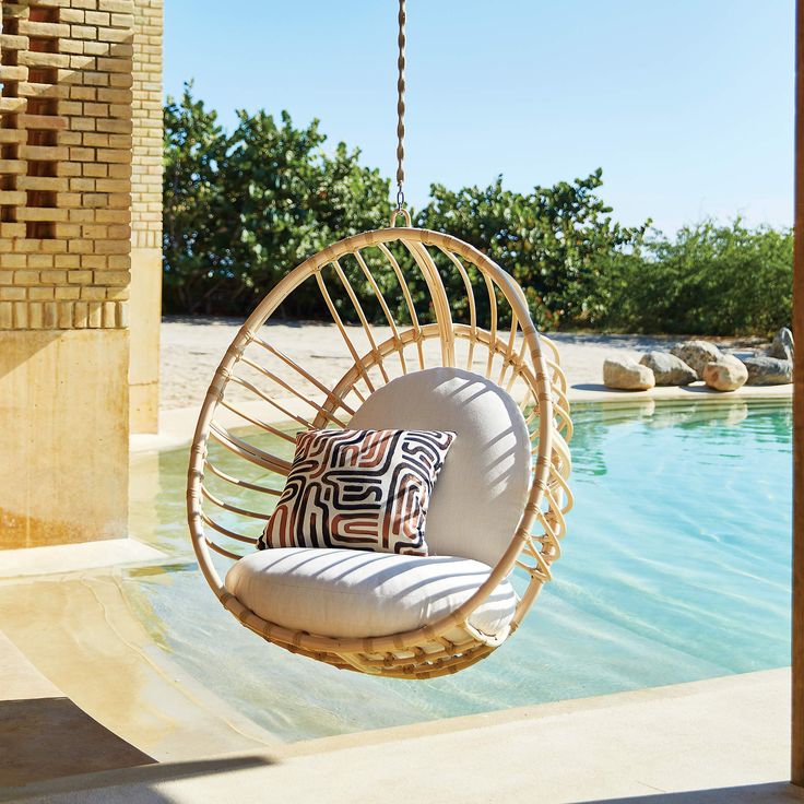 egg chair