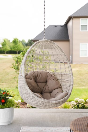 egg chair